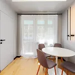 Topolowa Modern By Bookinghost 克拉科夫