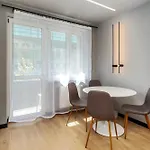 Topolowa Modern By Bookinghost 克拉科夫