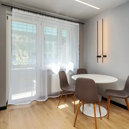 Topolowa Modern By Bookinghost Krakau