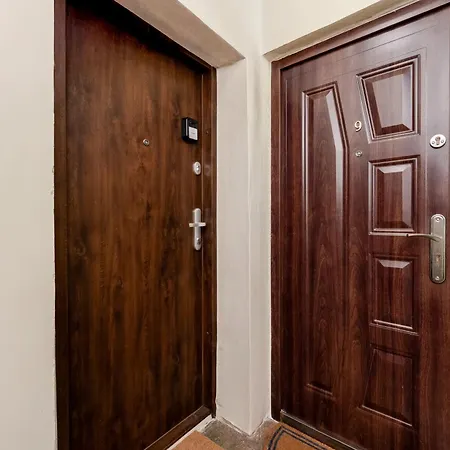 Topolowa Modern By Bookinghost *