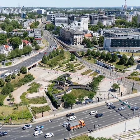 Topolowa Modern By Bookinghost