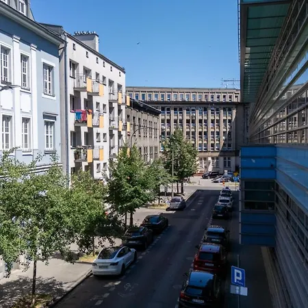 Topolowa Modern By Bookinghost *