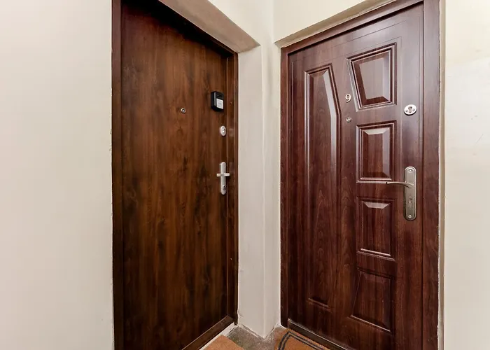 Topolowa Modern By Bookinghost *